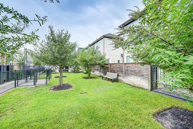 737 N Emile Street, Houston, TX 77020