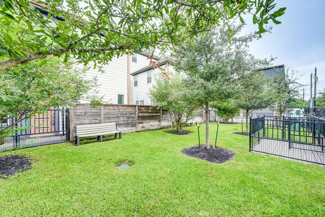 737 N Emile Street, Houston, TX 77020