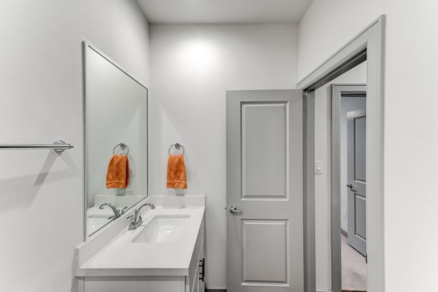 737 N Emile Street, Houston, TX 77020