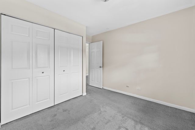 17 Cherrywood Drive, Schaumburg, IL 60194