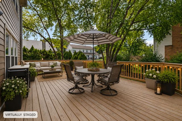 17 Cherrywood Drive, Schaumburg, IL 60194