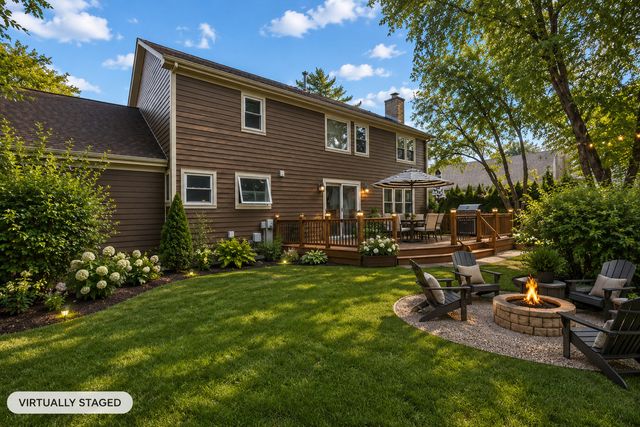 17 Cherrywood Drive, Schaumburg, IL 60194