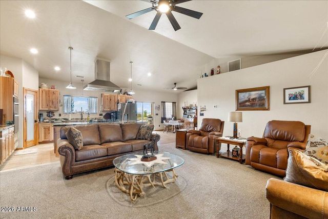 24720 N RJ Way, Paulden, AZ 86334