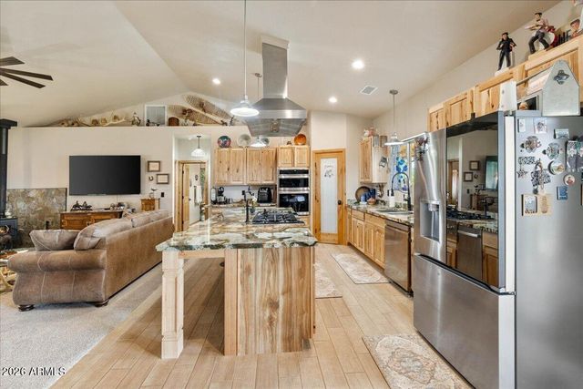 24720 N RJ Way, Paulden, AZ 86334