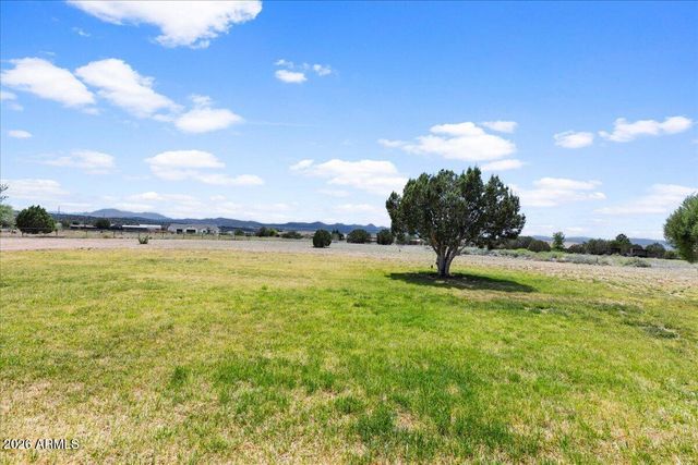 24720 N RJ Way, Paulden, AZ 86334