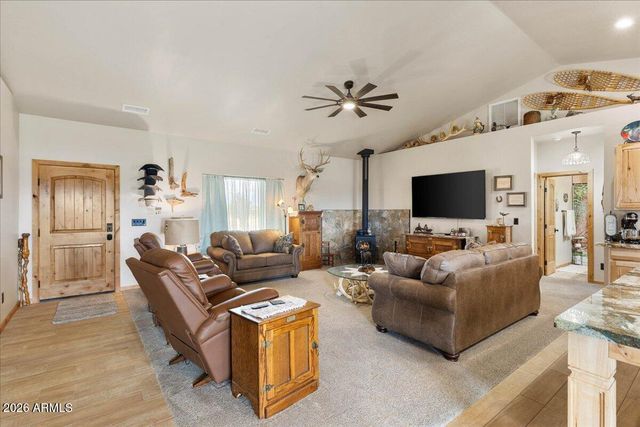 24720 N RJ Way, Paulden, AZ 86334