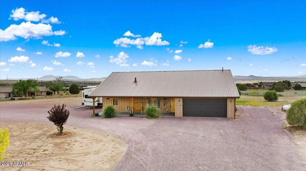 Image 2 of property listing at 24720 N RJ Way, Paulden, AZ 86334