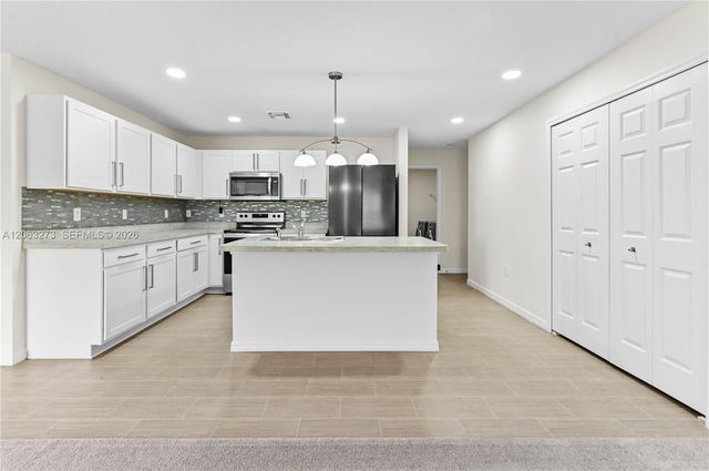361 SW Thornhill Drive, Port St. Lucie, Port St Lucie, FL 34984