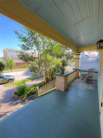 1005 Postoffice St, Galveston, TX 77550