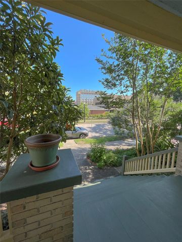 1005 Postoffice St, Galveston, TX 77550