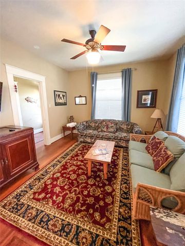 1005 Postoffice St, Galveston, TX 77550