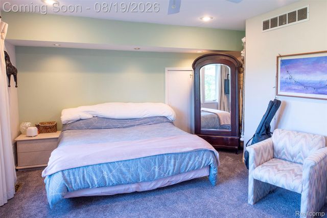 320 Charlevoix Street, Commerce Charter Township, MI 48382