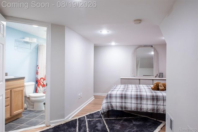 320 Charlevoix Street, Commerce Charter Township, MI 48382