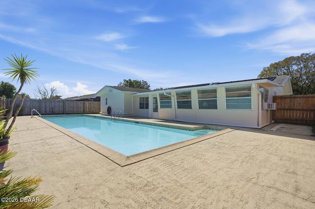 2927 Lantern Drive, South Daytona, FL 32119