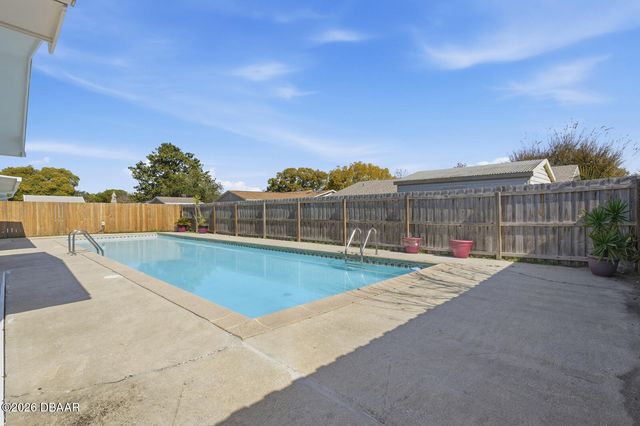 2927 Lantern Drive, South Daytona, FL 32119