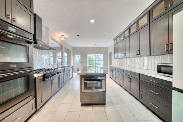 9606 Oakland Lake Way, Missouri City, TX 77459