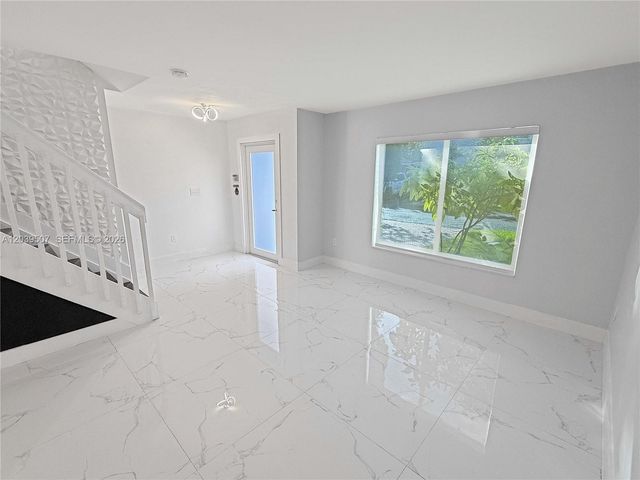 16330 SW 102nd St, Miami, FL 33196
