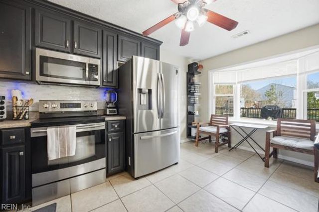 21 Sanlun Lakes DR, Hampton, VA 23666