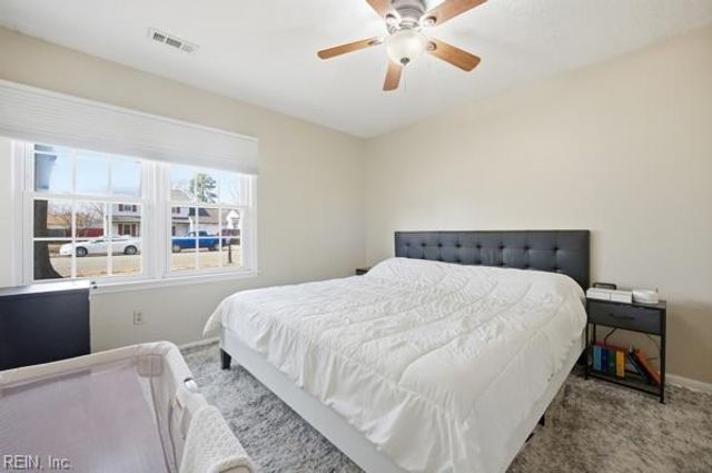 21 Sanlun Lakes DR, Hampton, VA 23666