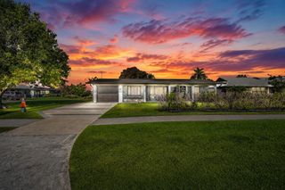 220 Riomar Drive, Port St. Lucie, FL 34952