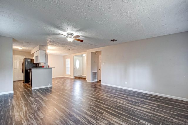 3213 Wavecrest Street, League City, TX 77573