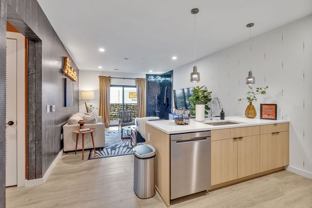 635 7th Ave S Apt 318, Nashville, TN 37203