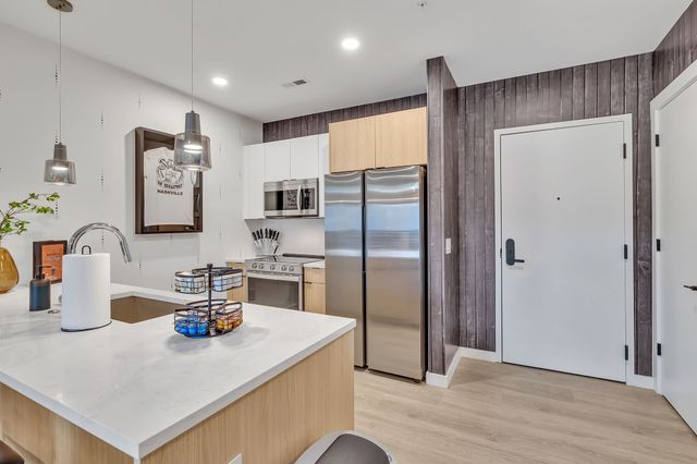 635 7th Ave S Apt 318, Nashville, TN 37203