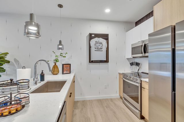 635 7th Ave S Apt 318, Nashville, TN 37203