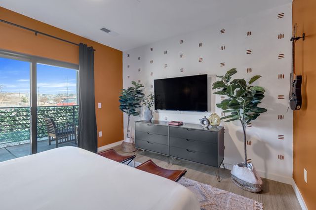 635 7th Ave S Apt 318, Nashville, TN 37203