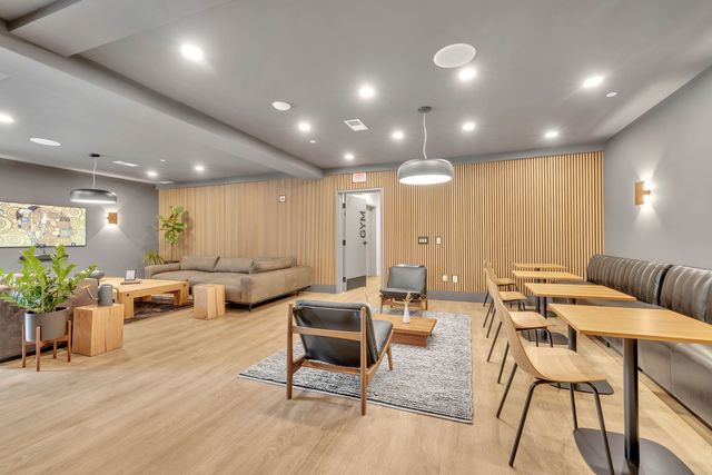 635 7th Ave S Apt 318, Nashville, TN 37203