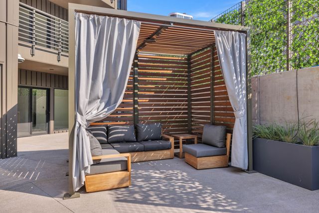 635 7th Ave S Apt 318, Nashville, TN 37203