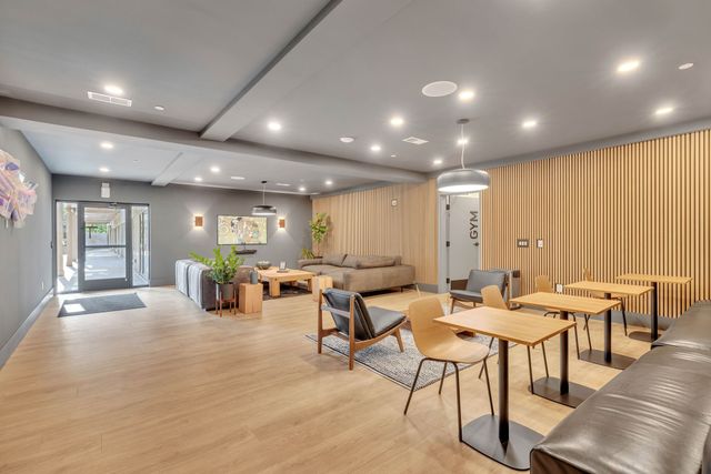 635 7th Ave S Apt 318, Nashville, TN 37203