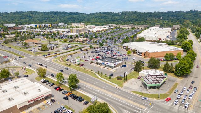 7483 Highway 70 S Apt 103, Nashville, TN 37221