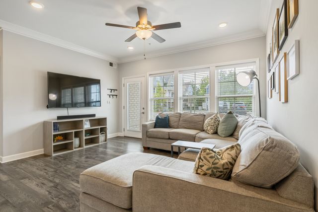 7483 Highway 70 S Apt 103, Nashville, TN 37221