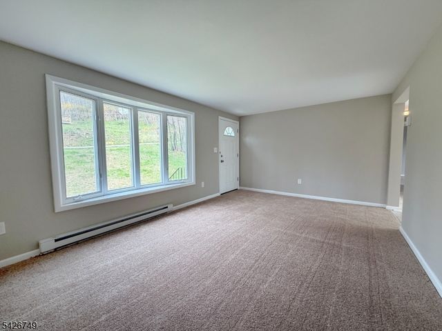 9 Fern Ct, Wantage Twp., NJ 07461
