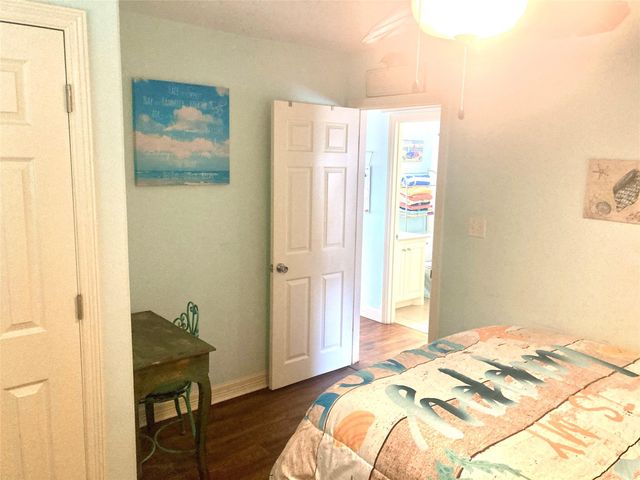 834 Eastview, Crystal Beach, TX 77650