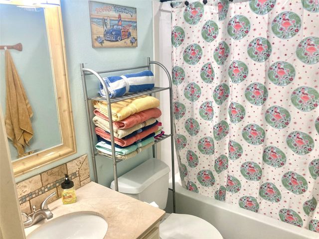 834 Eastview, Crystal Beach, TX 77650