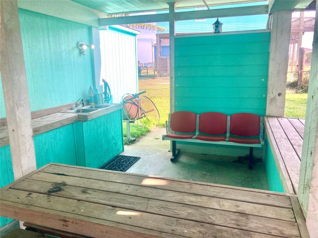 834 Eastview, Crystal Beach, TX 77650