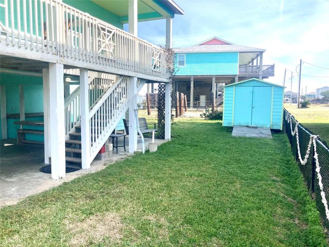 834 Eastview, Crystal Beach, TX 77650