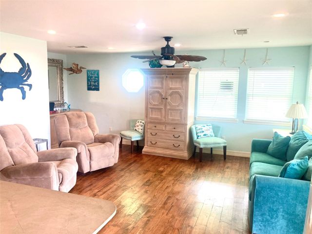 834 Eastview, Crystal Beach, TX 77650