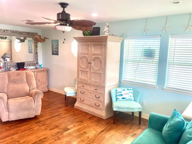 834 Eastview, Crystal Beach, TX 77650