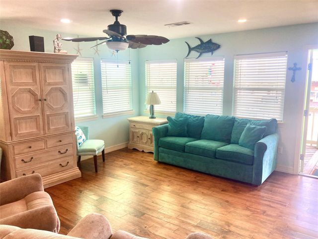 834 Eastview, Crystal Beach, TX 77650