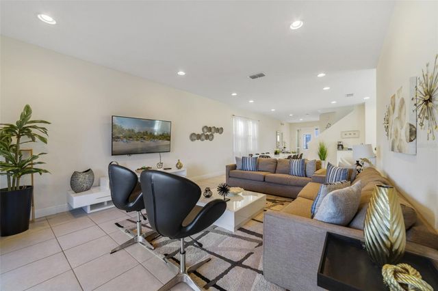 180 MINTON LOOP, Kissimmee, FL 34747