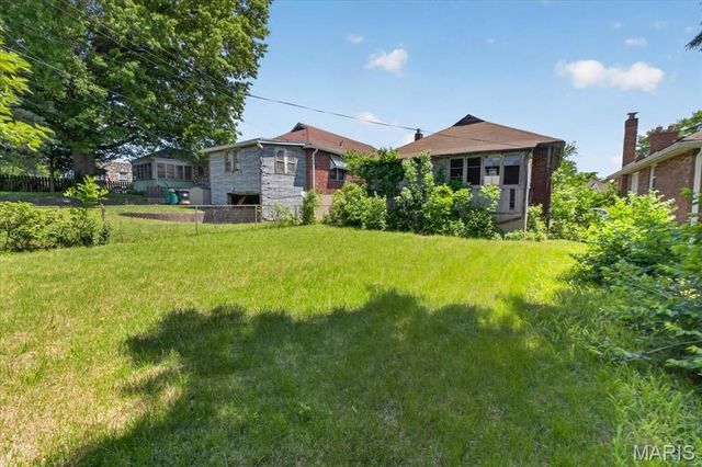 3023 Kemp Drive, Normandy, MO 63121