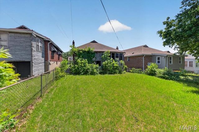 3023 Kemp Drive, Normandy, MO 63121