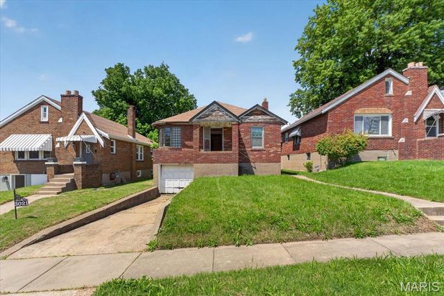 3023 Kemp Drive, Normandy, MO 63121