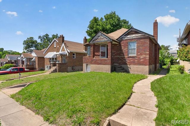 3023 Kemp Drive, Normandy, MO 63121