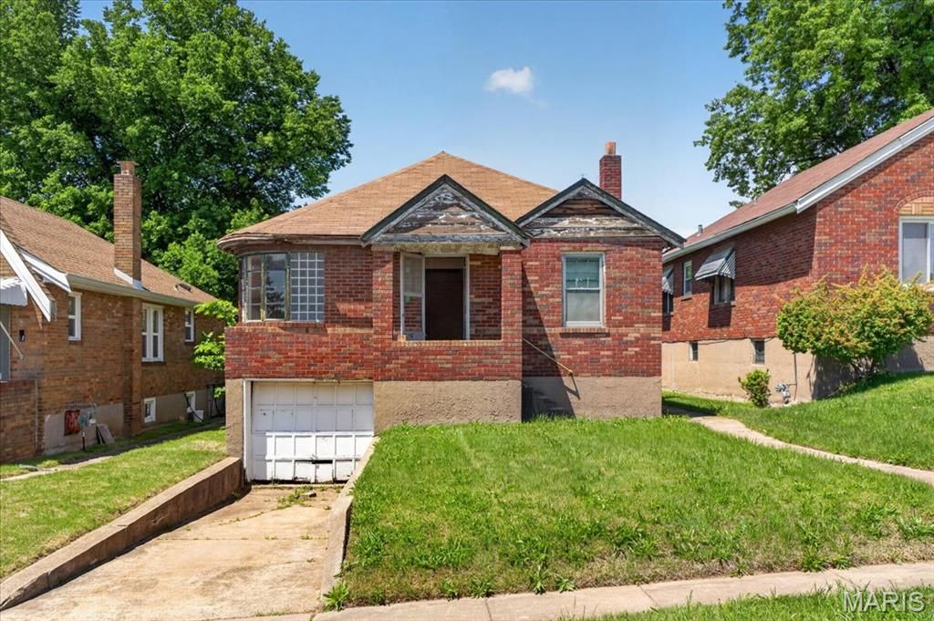 3023 Kemp Drive, Normandy, MO 63121