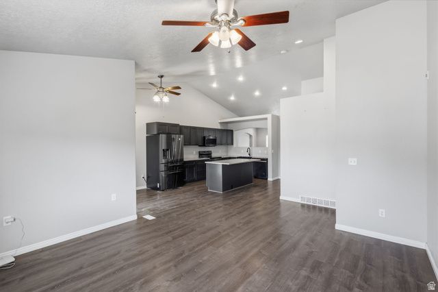 6992 W HUNTER VALLEY DR, West Valley City, UT 84128