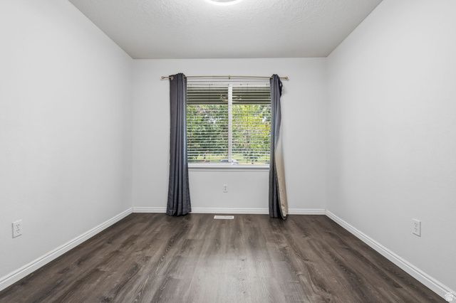 6992 W HUNTER VALLEY DR, West Valley City, UT 84128